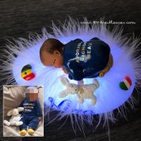 Customizable birth nightlight that reproduces the cuddly toy and pajamas, offering an eternal keepsake.