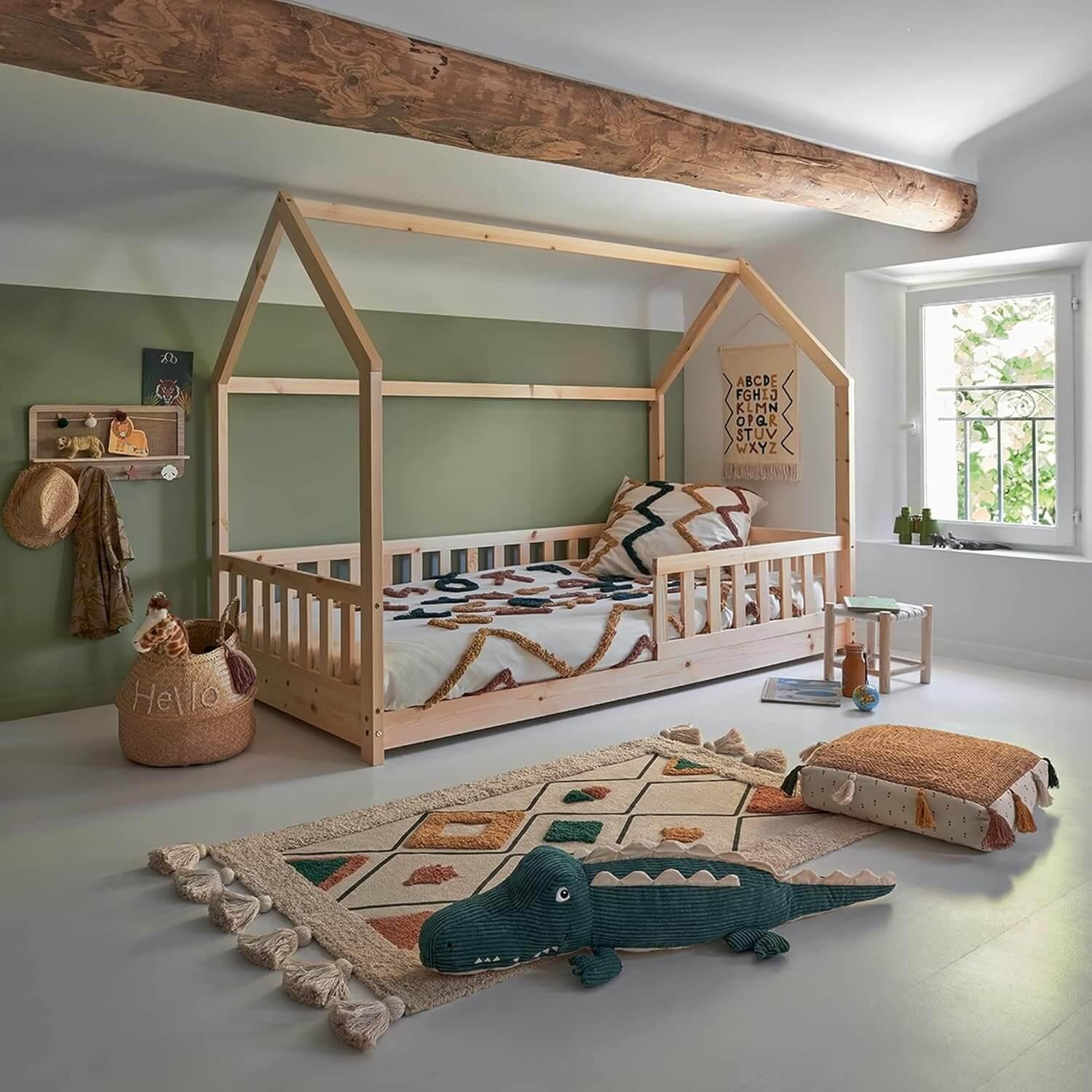 Decoration chambre montessori lit montessori