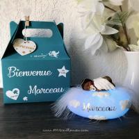 cadeau de naissance bébé personnalisé ange d'amour sur son lit de nuage