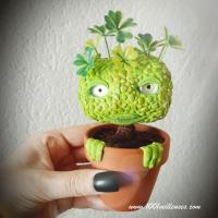 Plante verte creature trefle superbe creation artisanale