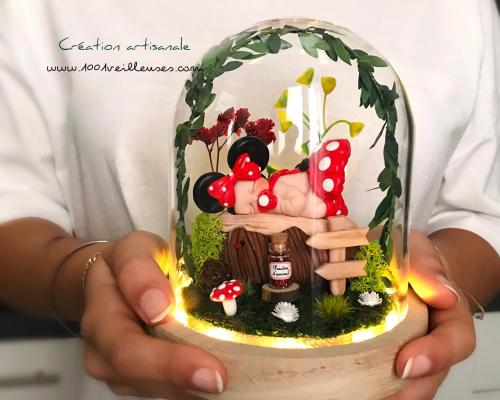 Veilleuse feerique bebe minnie dans son jardin miniature personnalise