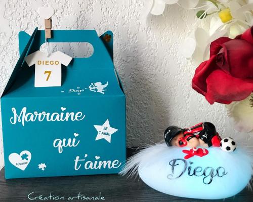 veilleuse bebe garcon avec boite cadeau offerte, un cadeau de naissance personnalise, theme football, ac milan